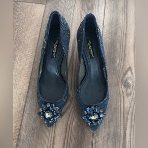 New Authentic Dolce & Gabbana Navy Lace with Crystals Flower Pumps